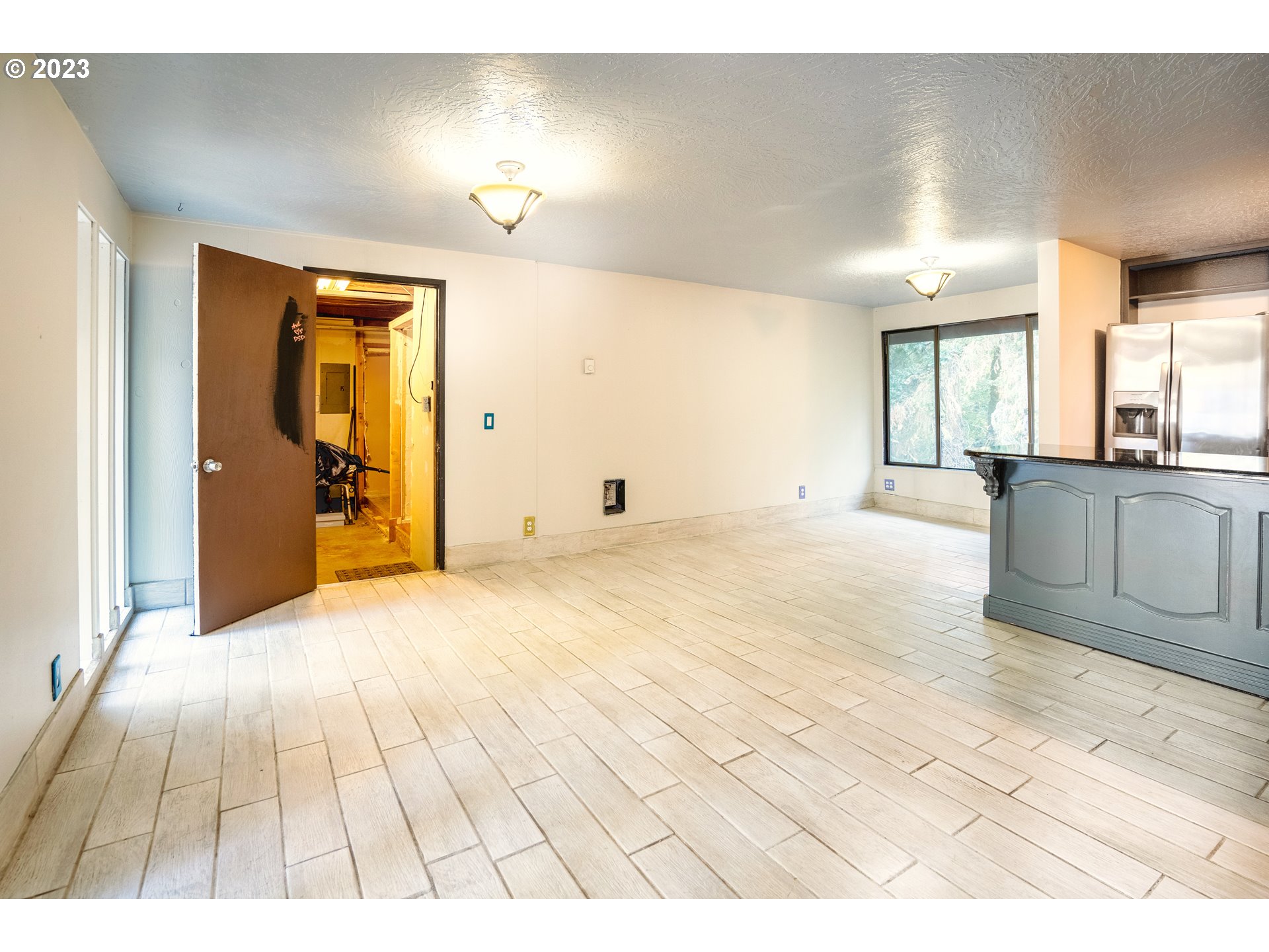 4146 Normandy Way Eugene, OR 97405 - Photo 20 of 48 a view of an empty room and window