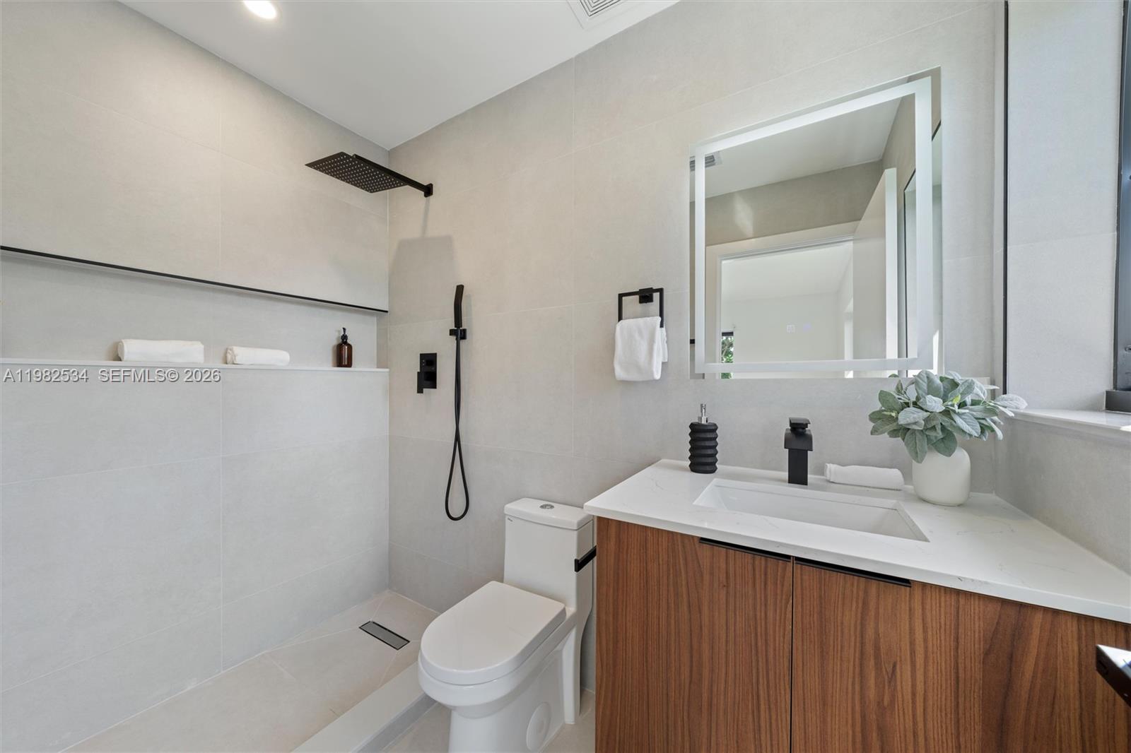 1305 North 31st Road Hollywood, FL 33021 - Photo 17 of 25