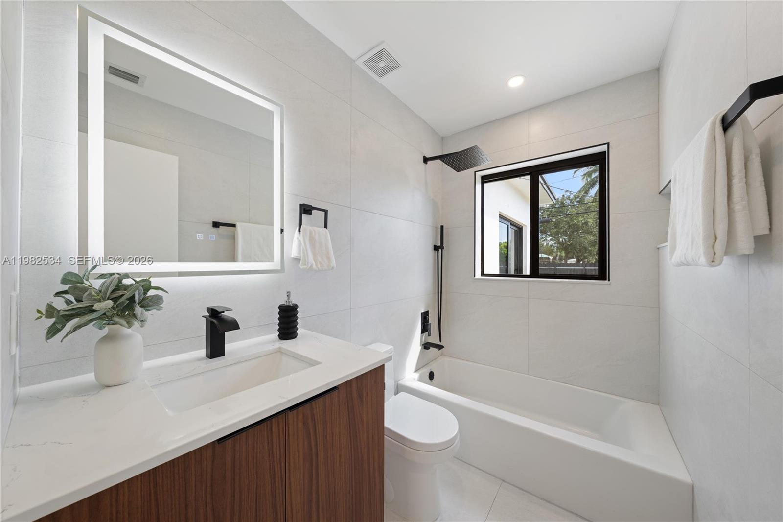 1305 North 31st Road Hollywood, FL 33021 - Photo 20 of 25