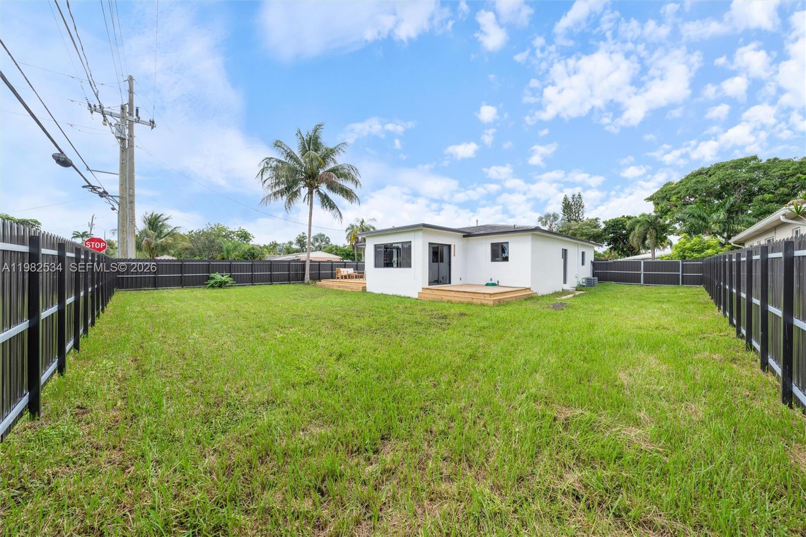 1305 North 31st Road Hollywood, FL 33021 - Photo 24 of 25
