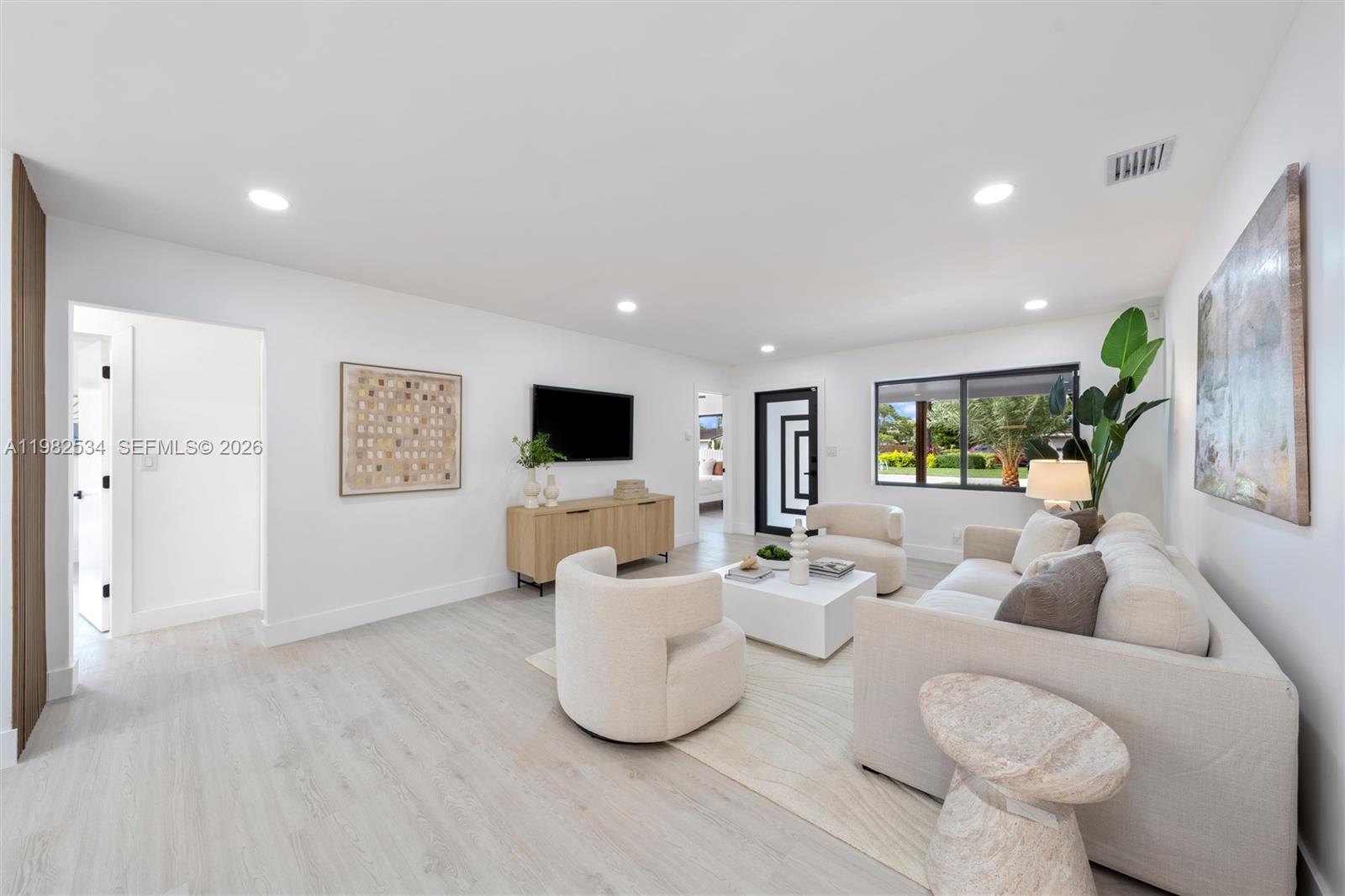 1305 North 31st Road Hollywood, FL 33021 - Photo 3 of 25