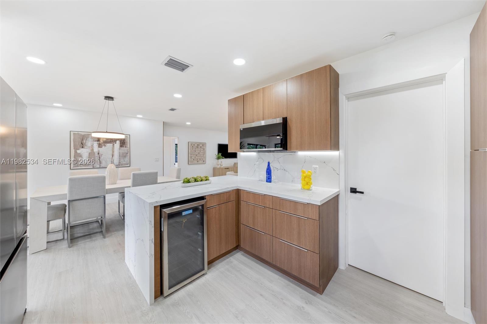 1305 North 31st Road Hollywood, FL 33021 - Photo 8 of 25