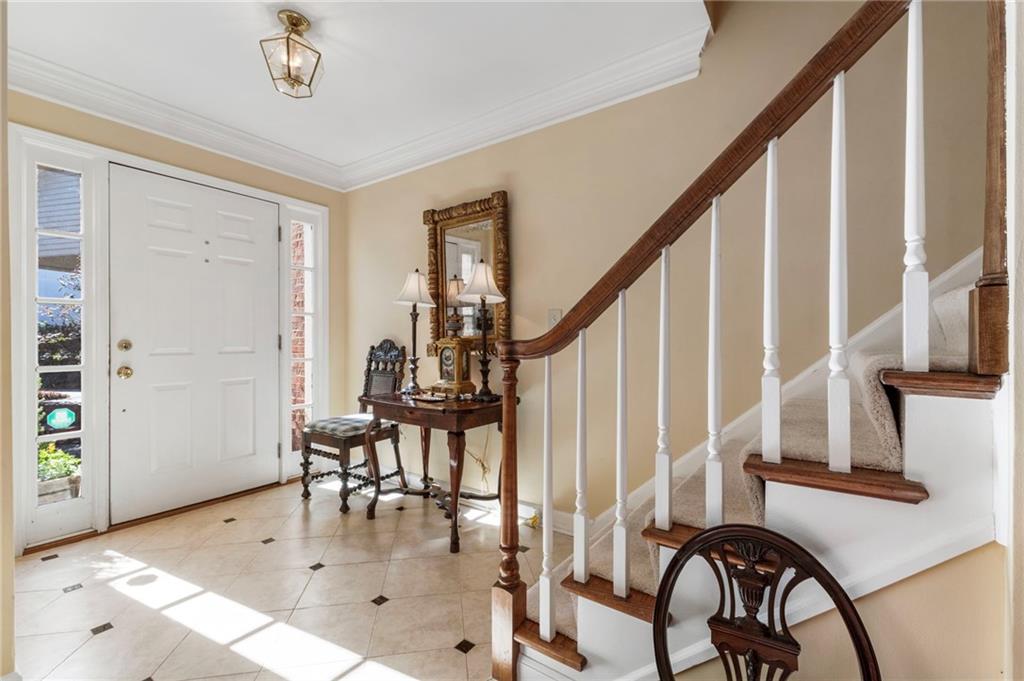 3127 Vinings Ridge Drive Southeast Atlanta, GA 30339 - Photo 14 of 33 a view of a livingroom with furniture and entryway