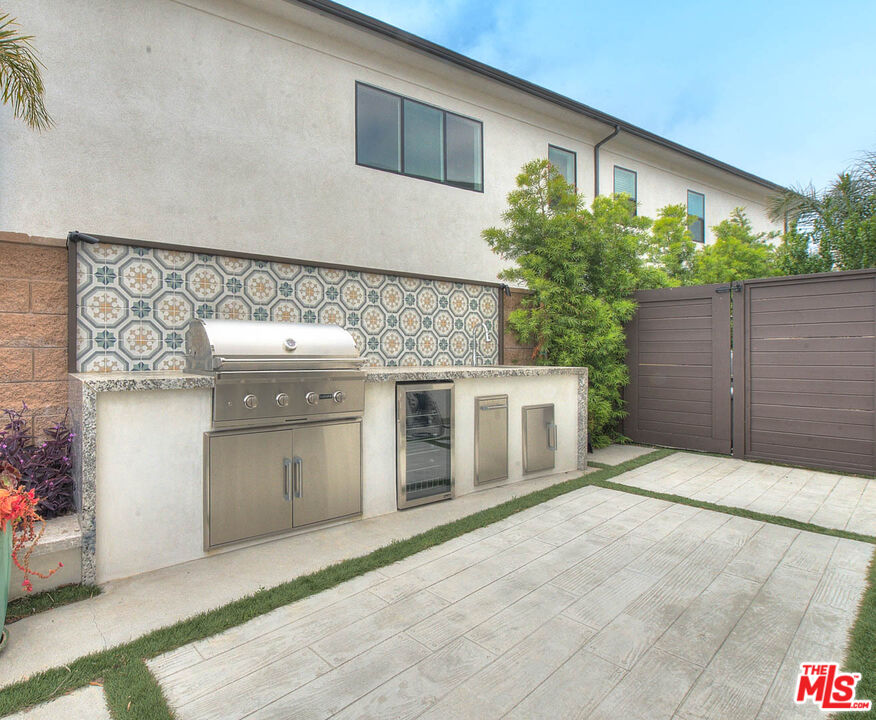20558 Overlook Court Porter Ranch, CA 91326 - Photo 39 of 48 a front view of a house with a garage