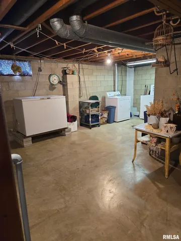 $100,000 | 1124 South Illinois Street, Lewistown, IL 61542