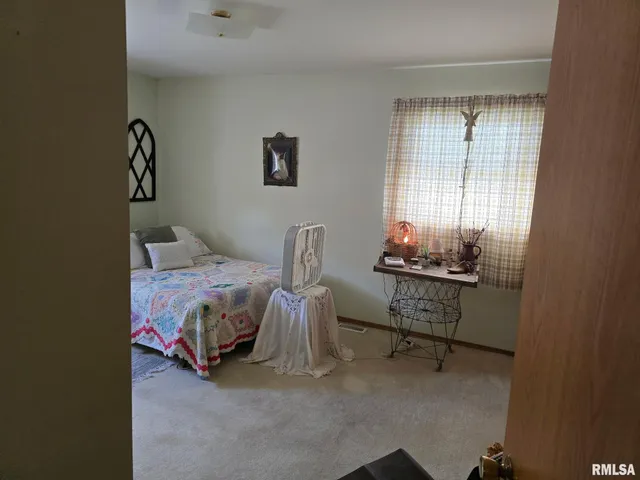 $100,000 | 1124 South Illinois Street, Lewistown, IL 61542