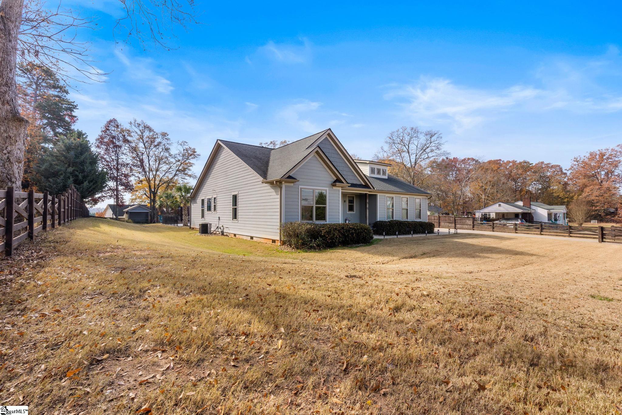 810 Ansel School Road Greer, SC 29651 - Photo 4 of 50