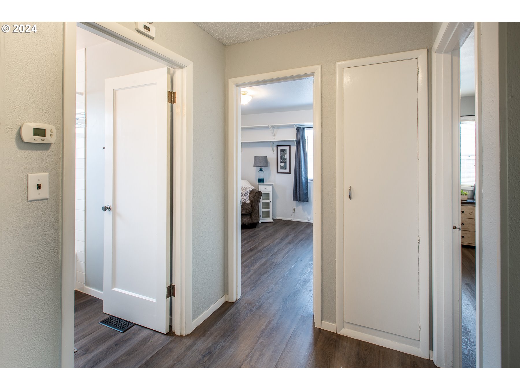 1429 L Street Springfield, OR 97477 - Photo 6 of 20 a view interior of a house and wooden floor