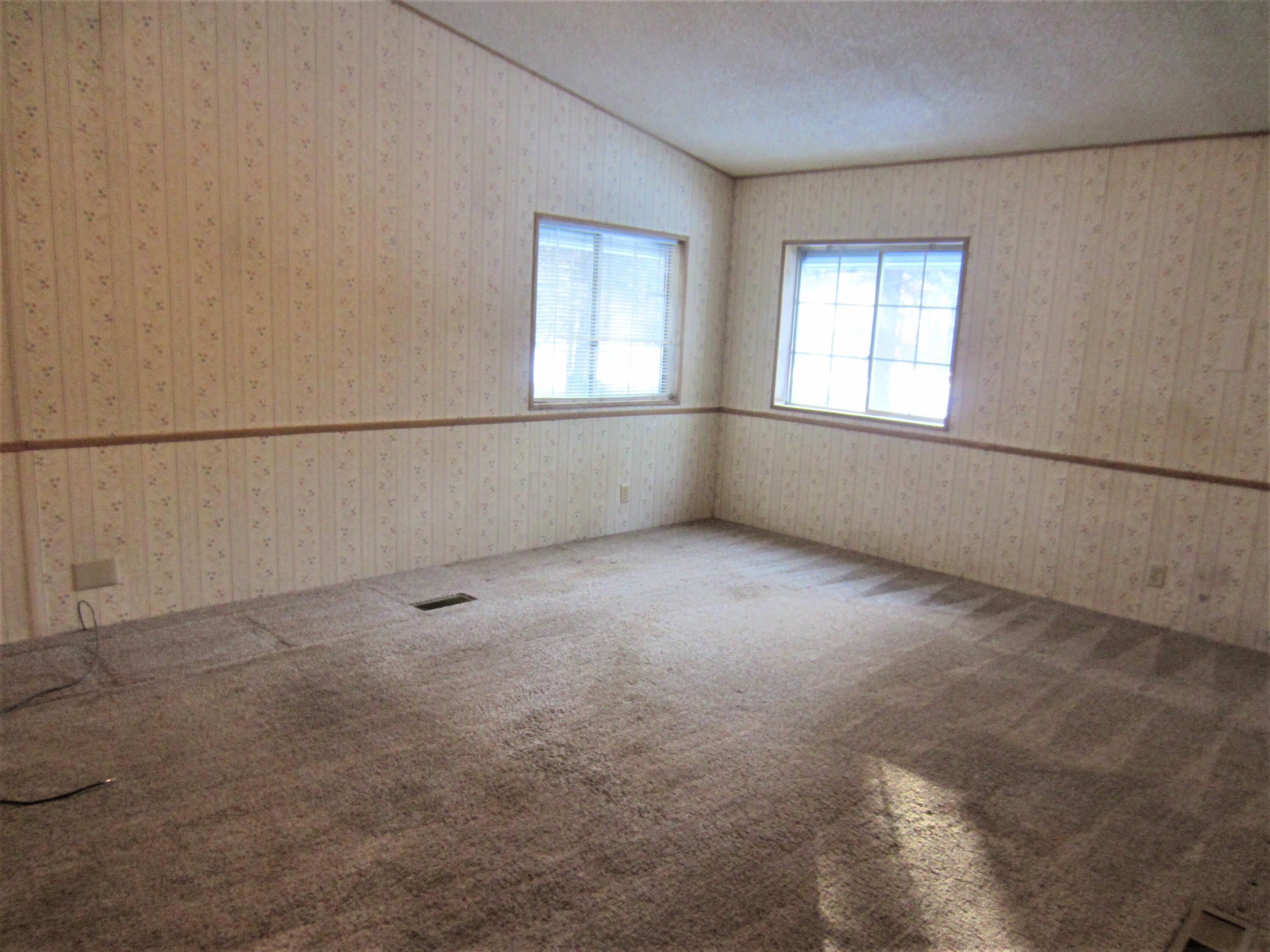 52333 Ammon Road La Pine, OR 97739 - Photo 13 of 21 Primary Bedroom