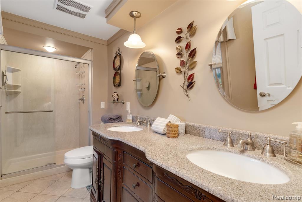 682 Heritage Lane Rochester Hills, MI 48309 - Photo 38 of 88