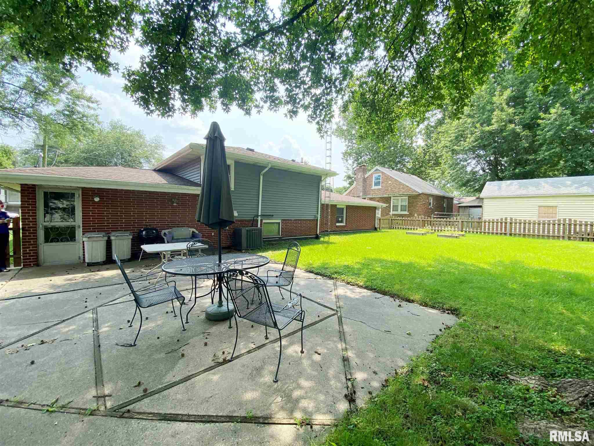 2601 East Keys Avenue Springfield, IL 62702 - Photo 34 of 40