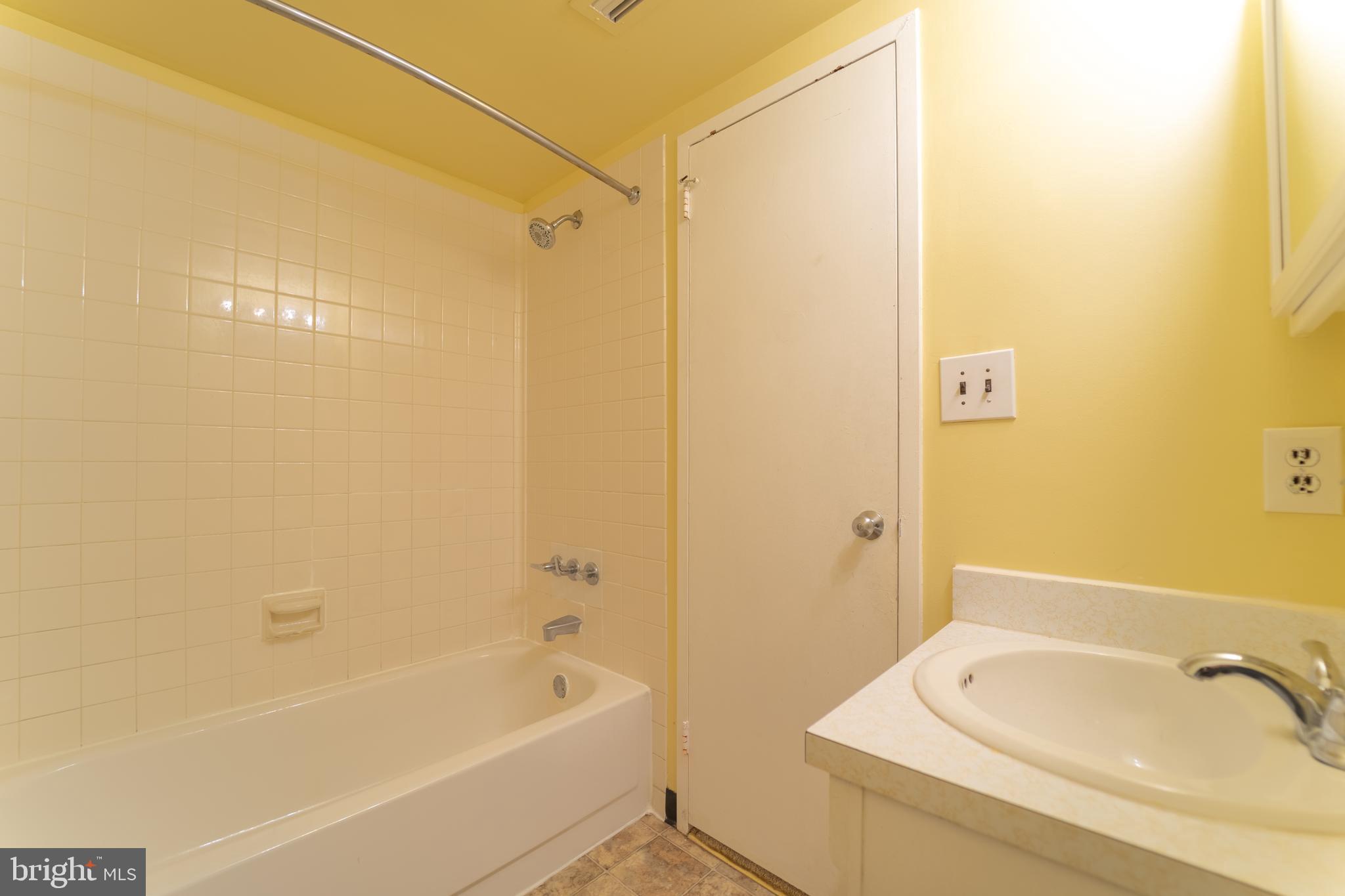 11649 Stoneview Square, Unit 11C Reston, VA 20191 - Photo 29 of 35 Gallery Image 29