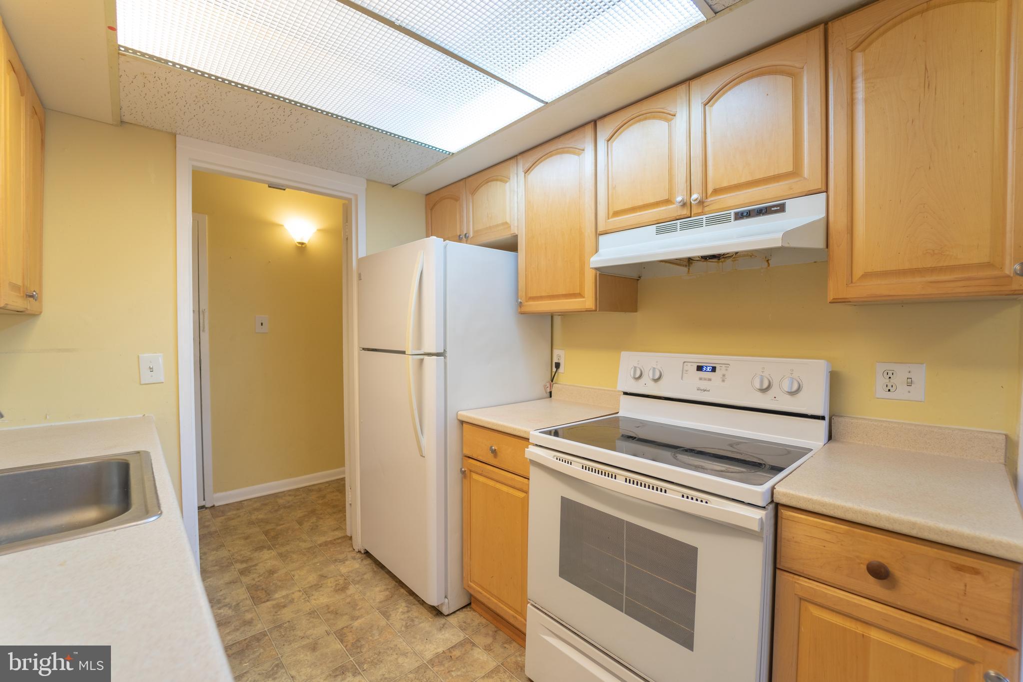11649 Stoneview Square, Unit 11C Reston, VA 20191 - Photo 6 of 35 Gallery Image 6
