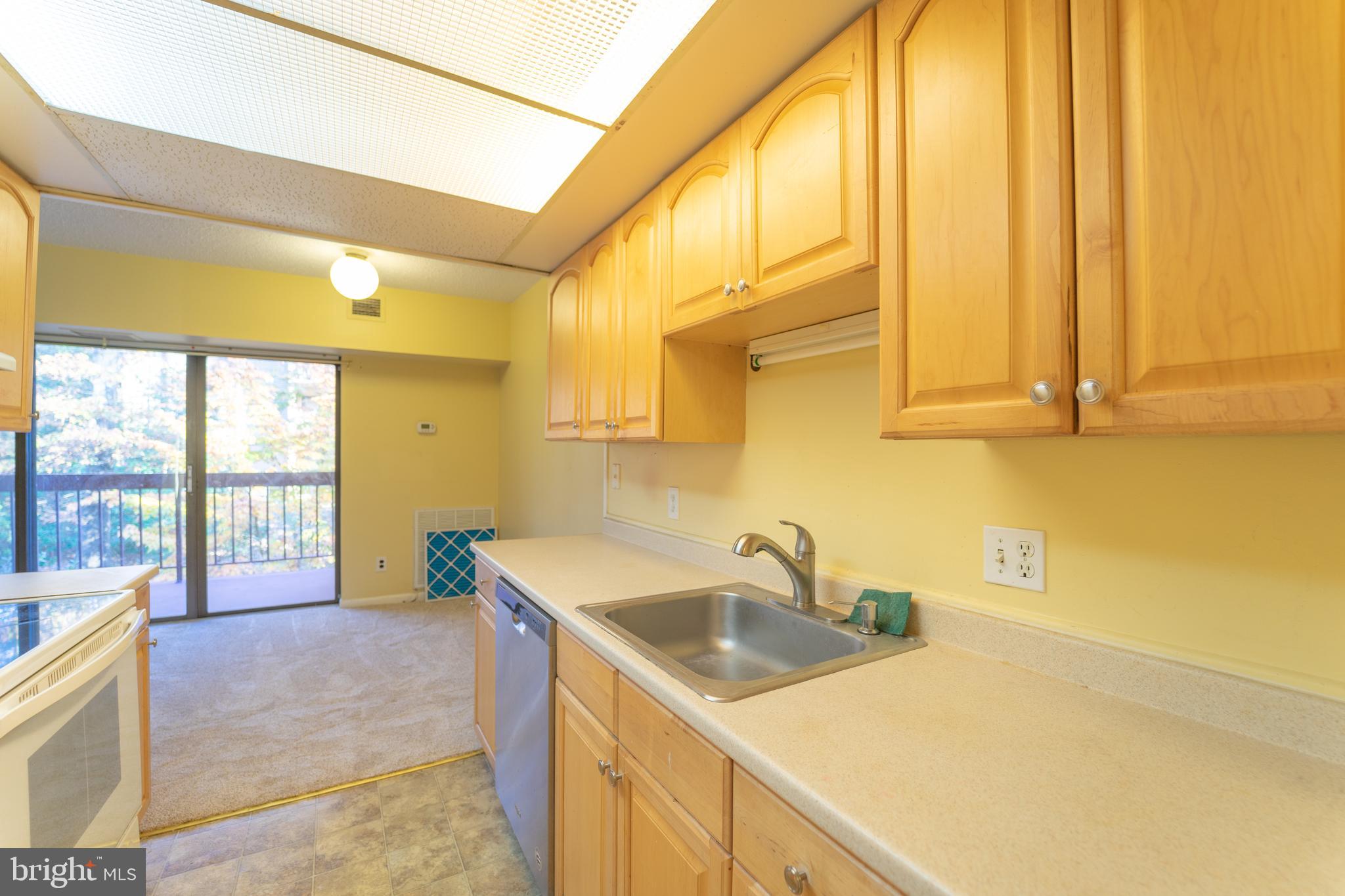 11649 Stoneview Square, Unit 11C Reston, VA 20191 - Photo 8 of 35 Gallery Image 8