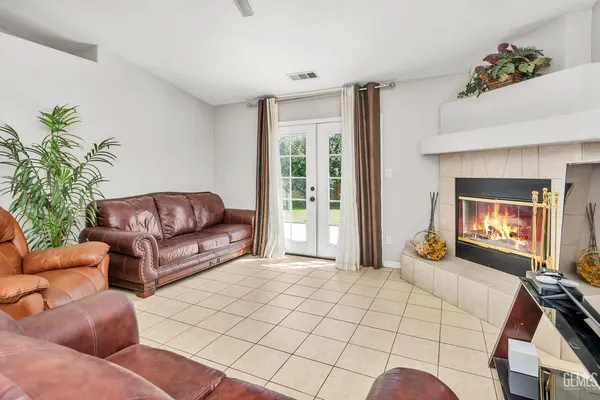 $415,000 | Undisclosed Address, Bakersfield, CA 93312