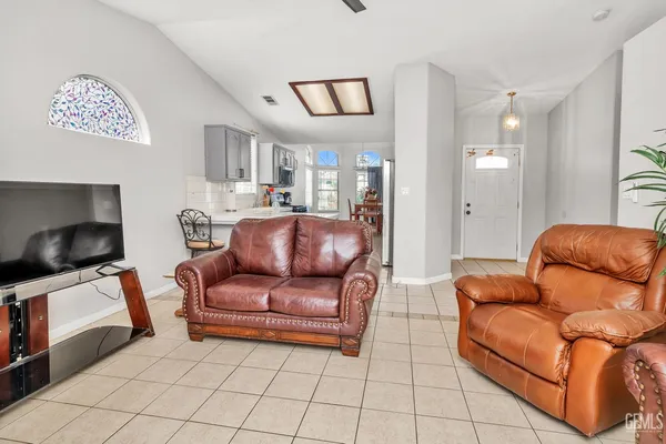 $415,000 | Undisclosed Address, Bakersfield, CA 93312