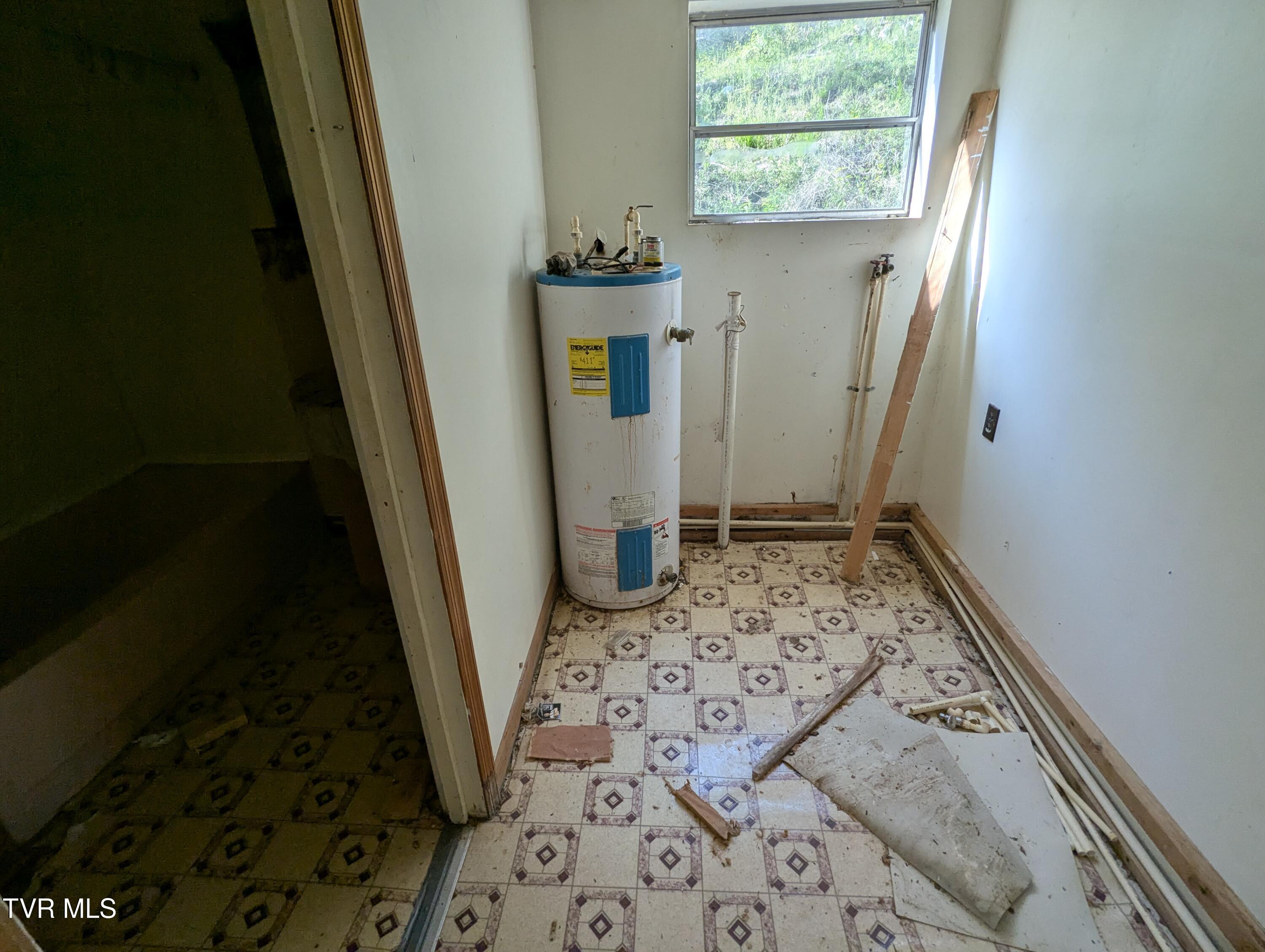 2310 Speers Valley Road Duffield, VA 24244 - Photo 12 of 18 2025-04-18 16.57.31