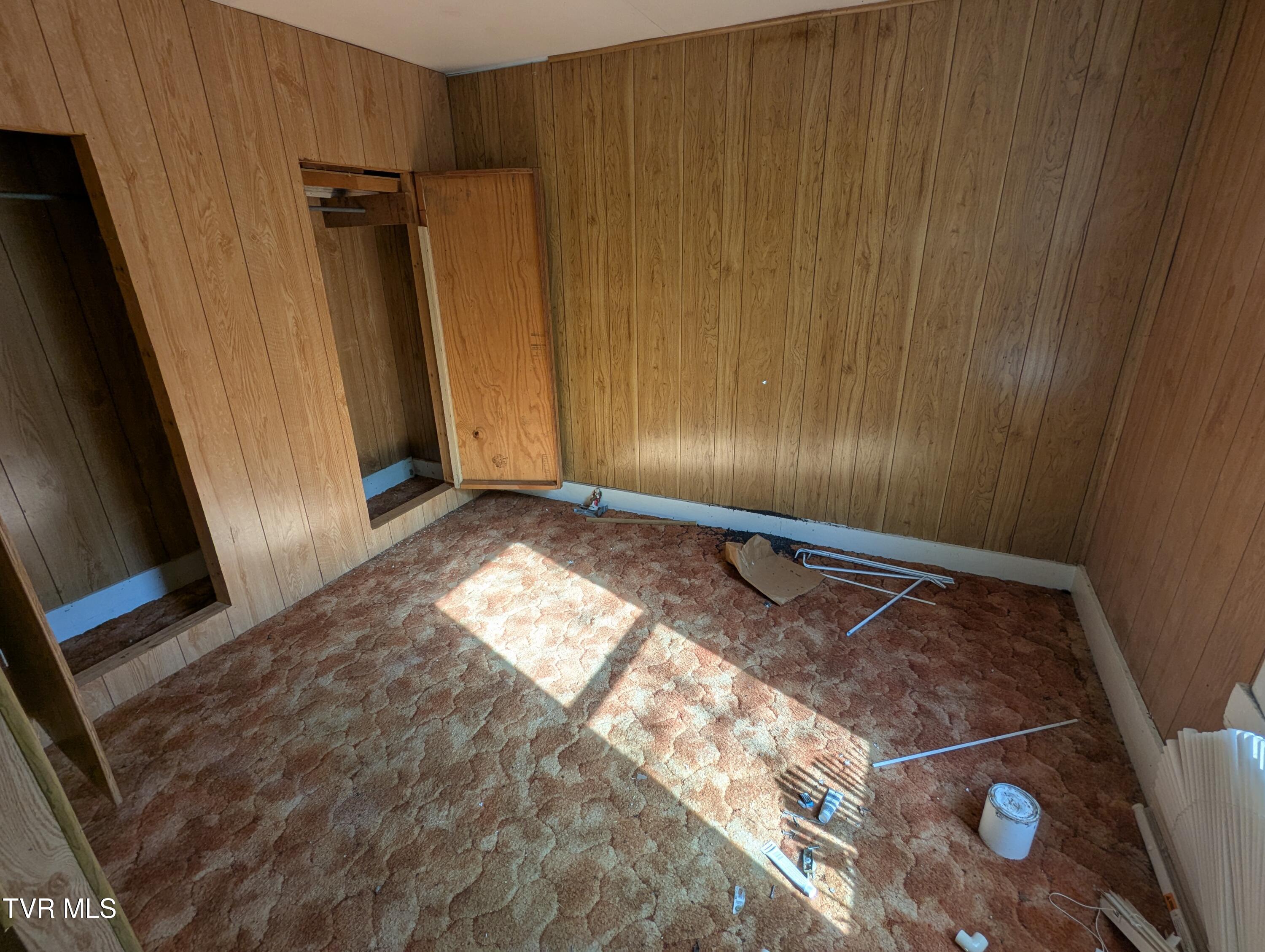 2310 Speers Valley Road Duffield, VA 24244 - Photo 14 of 18 2025-04-18 16.57.58