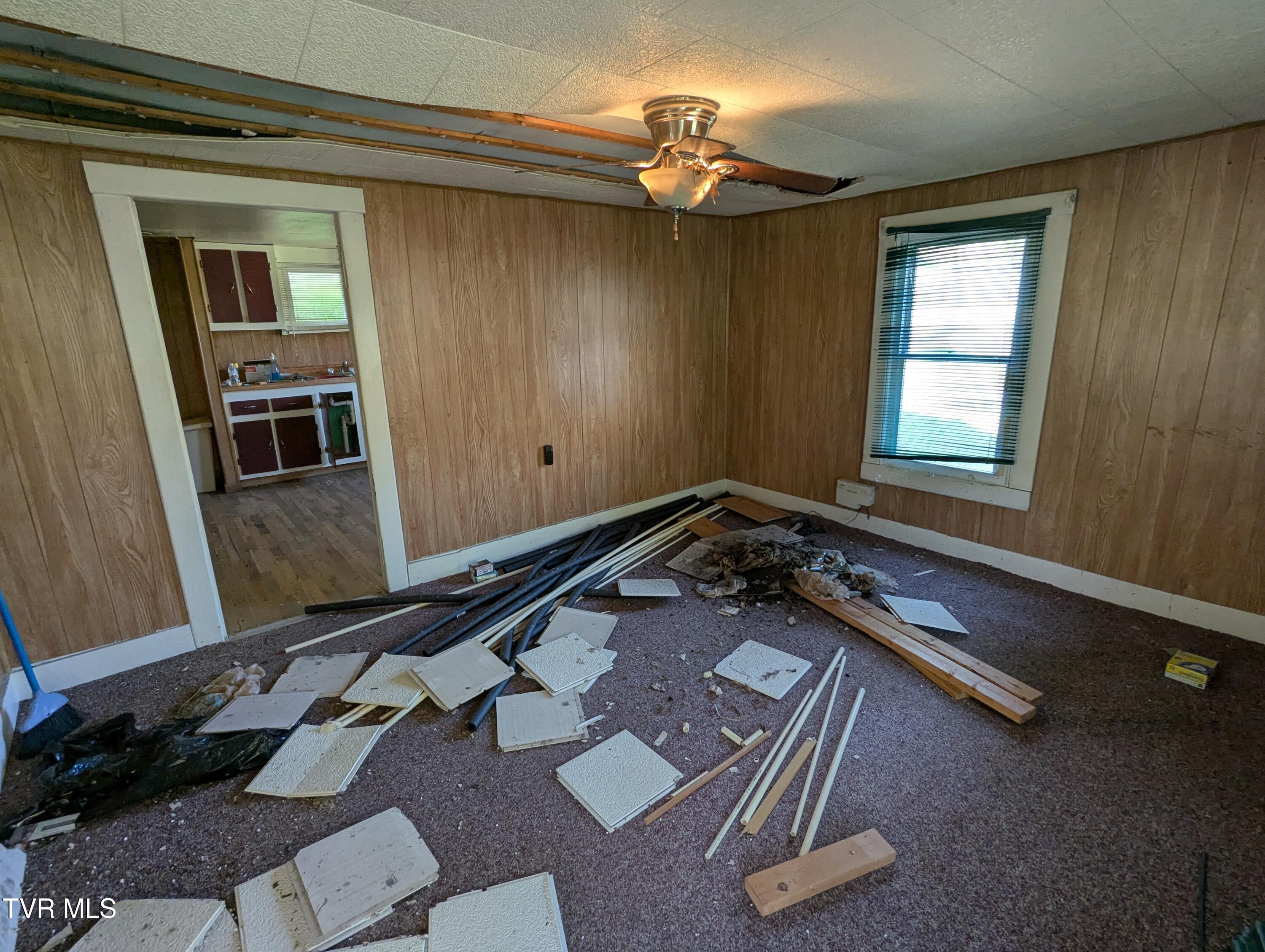 2310 Speers Valley Road Duffield, VA 24244 - Photo 8 of 18 2025-04-18 16.56.39