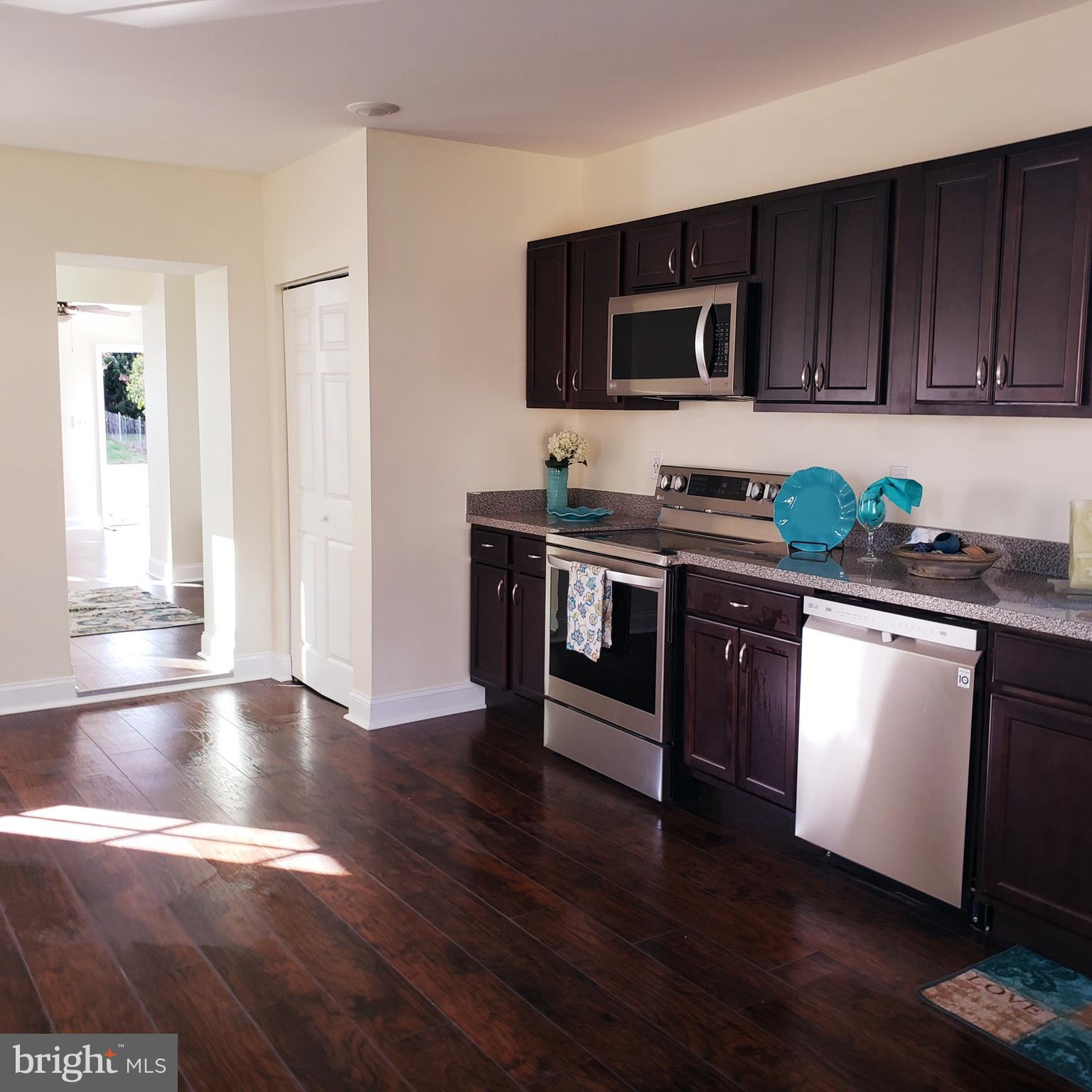 2902 West Woodwell Road Baltimore, MD 21222 - Photo 2 of 32