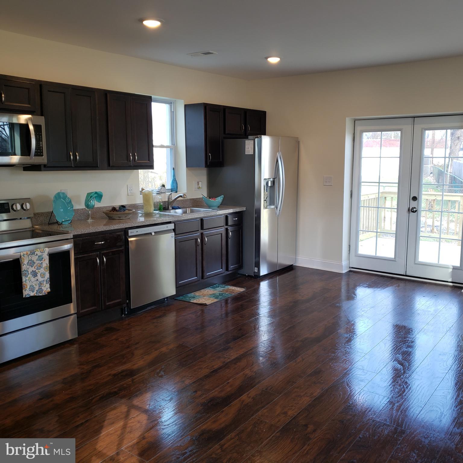 2902 West Woodwell Road Baltimore, MD 21222 - Photo 5 of 32