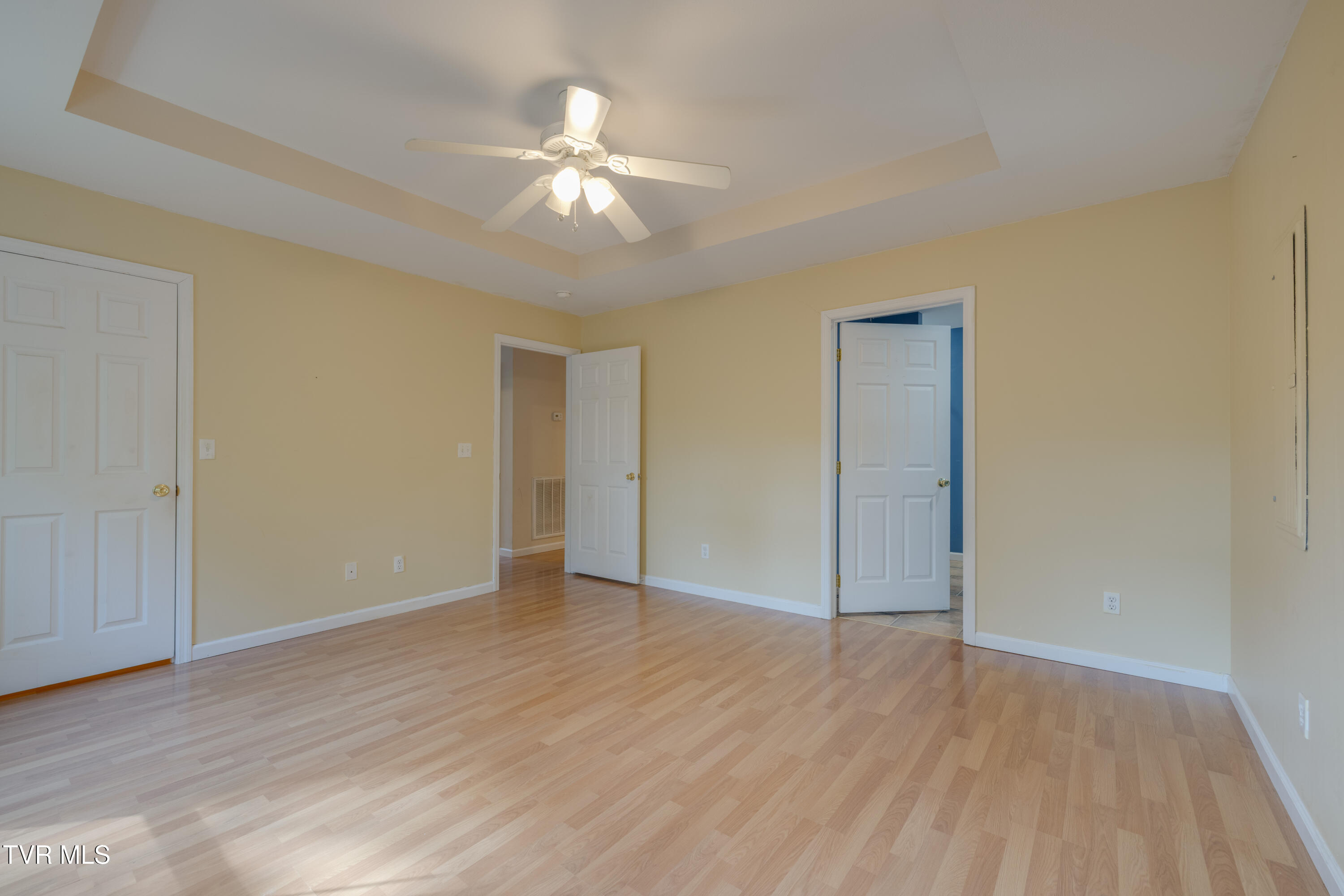 154 Sycamore Street Erwin, TN 37650 - Photo 16 of 38 1000045255