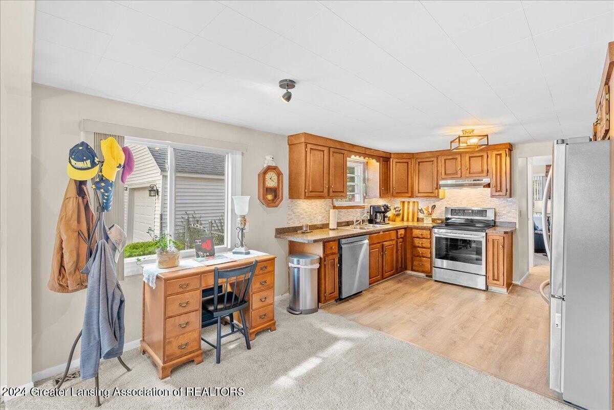 9978 Stoll Road Haslett, MI 48840 - Photo 5 of 51 14-Media Jett - 15