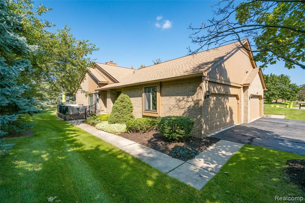 2121 London Bridge Drive, Unit 77 Rochester, MI 48307 - Photo 1 of 22