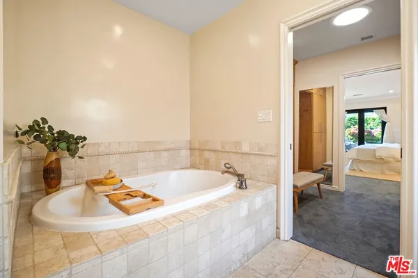 $1,699,000 | 11593 Kling Street, Valley Village, CA 91602