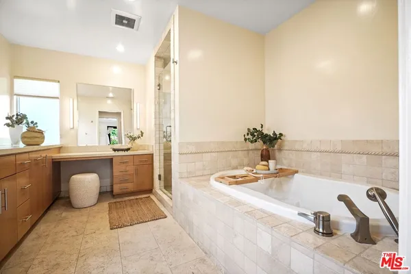 $1,699,000 | 11593 Kling Street, Valley Village, CA 91602
