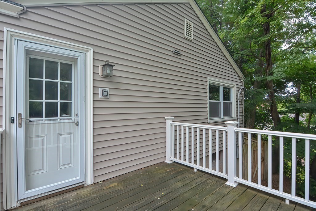 19 Sherwood Road Worcester, MA 01602 - Photo 5 of 36 Gallery Image 5
