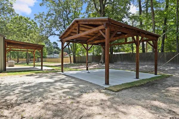 a view of a basket ball court