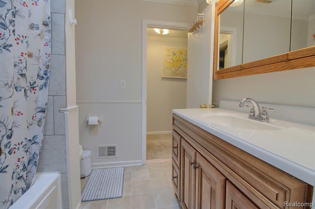 15739 Selwyn Road Southgate, MI 48195 - Photo 21 of 31 Gallery Image 21