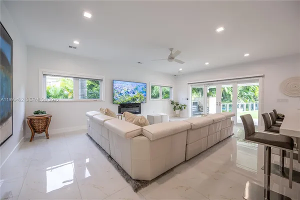 $33,995 | 7125 Los Pinos Boulevard, Coral Gables, FL 33143