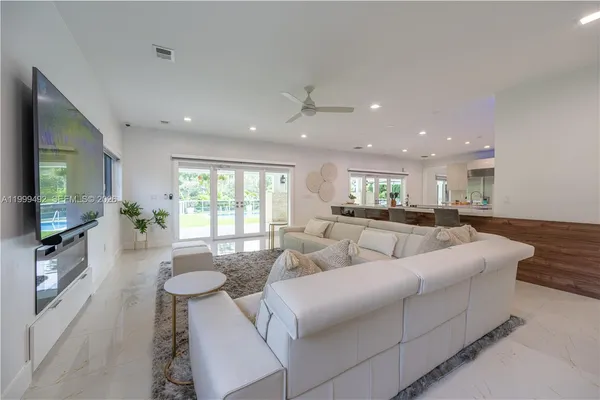 $33,995 | 7125 Los Pinos Boulevard, Coral Gables, FL 33143