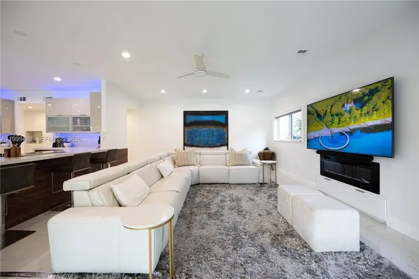 $33,995 | 7125 Los Pinos Boulevard, Coral Gables, FL 33143