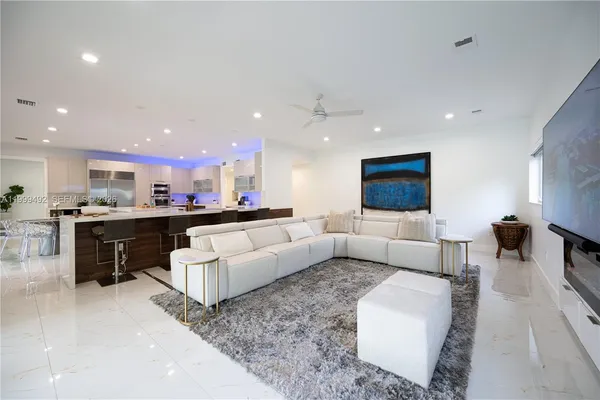 $33,995 | 7125 Los Pinos Boulevard, Coral Gables, FL 33143