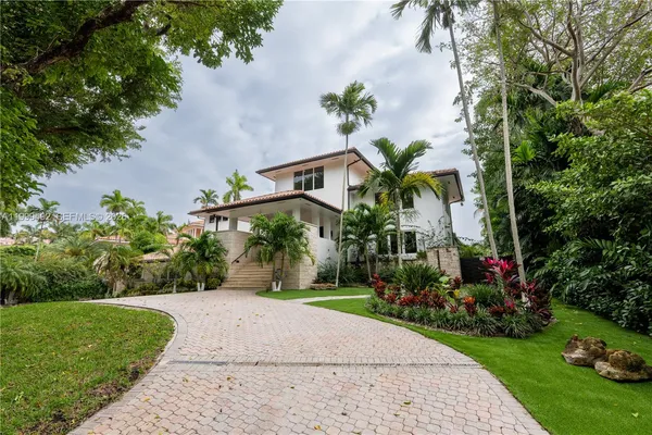 $33,995 | 7125 Los Pinos Boulevard, Coral Gables, FL 33143