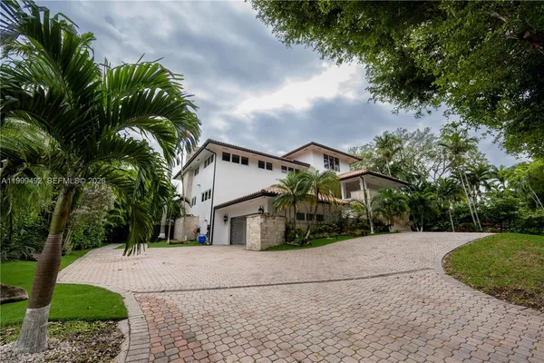 $33,995 | 7125 Los Pinos Boulevard, Coral Gables, FL 33143