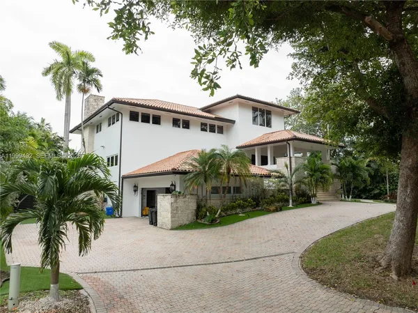 $33,995 | 7125 Los Pinos Boulevard, Coral Gables, FL 33143