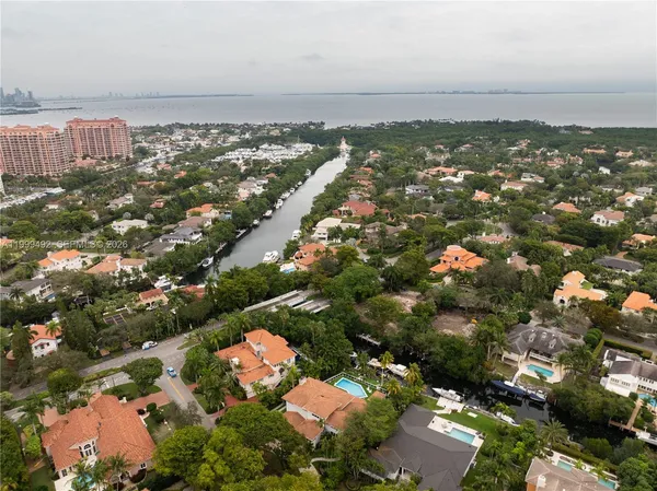 $33,995 | 7125 Los Pinos Boulevard, Coral Gables, FL 33143