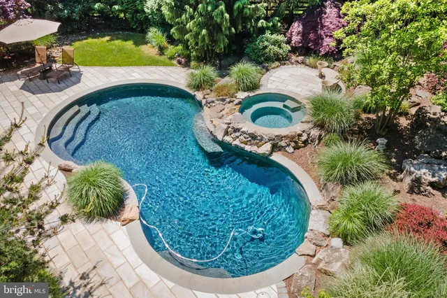 $2,695,000 | 909 North Penn Oak Road, Lower Gwynedd, PA 19002