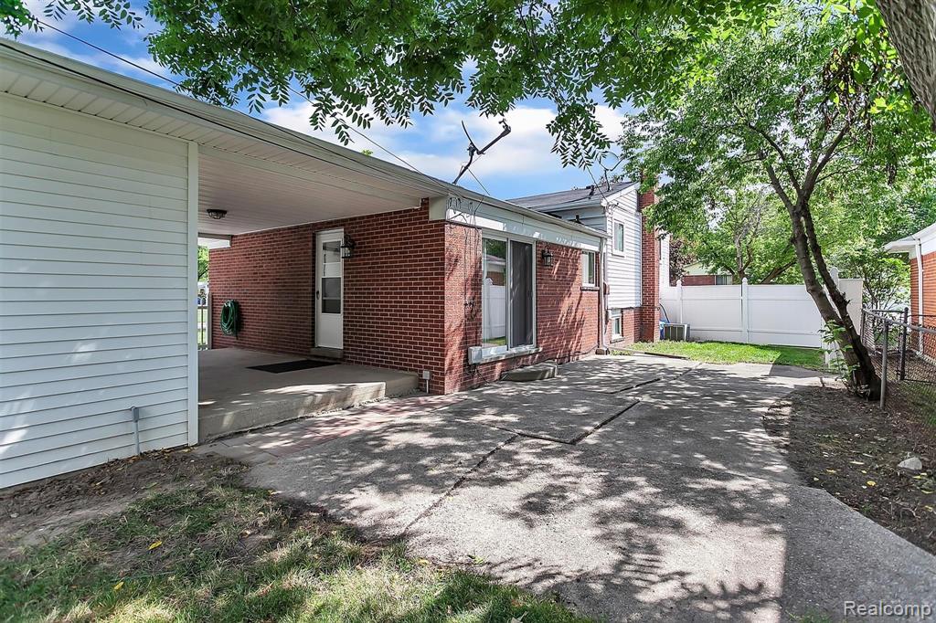 12062 Racine Road Warren, MI 48093 - Photo 42 of 46