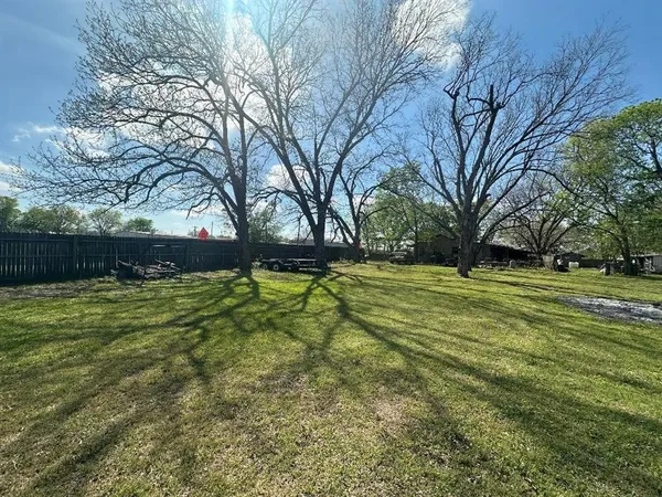 $52,500 | 302 North Commercial Street, Bells, TX 75414