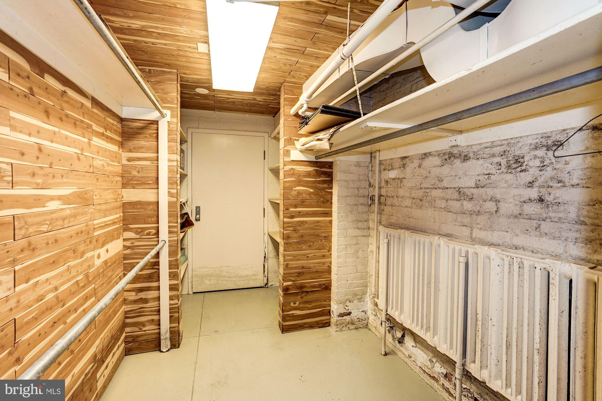 84 Kalorama Circle Northwest Washington, DC 20008 - Photo 41 of 45 a view of wooden door