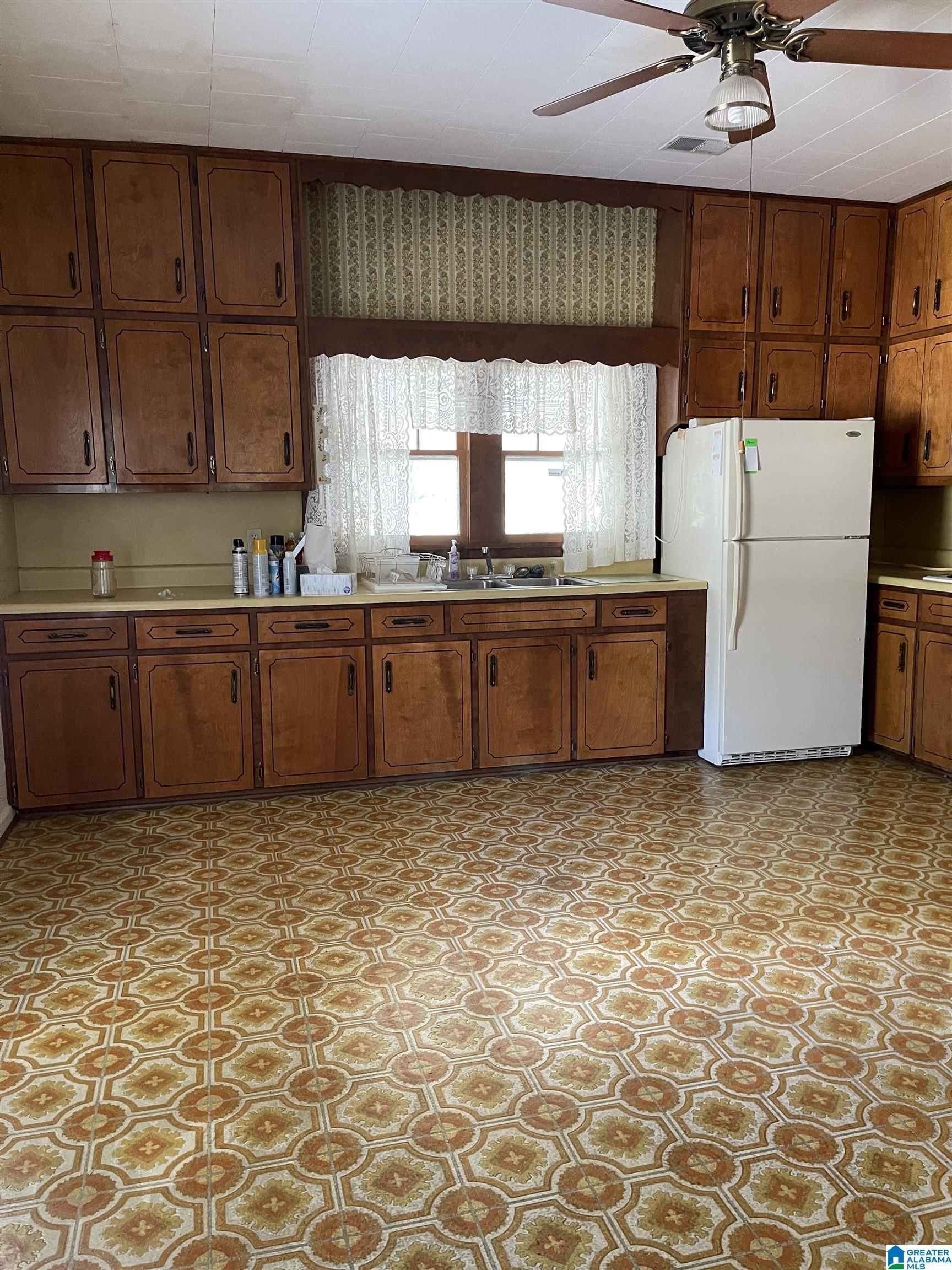384 Highway 33 Oneonta Al Oneonta, AL 35121 - Photo 5 of 17