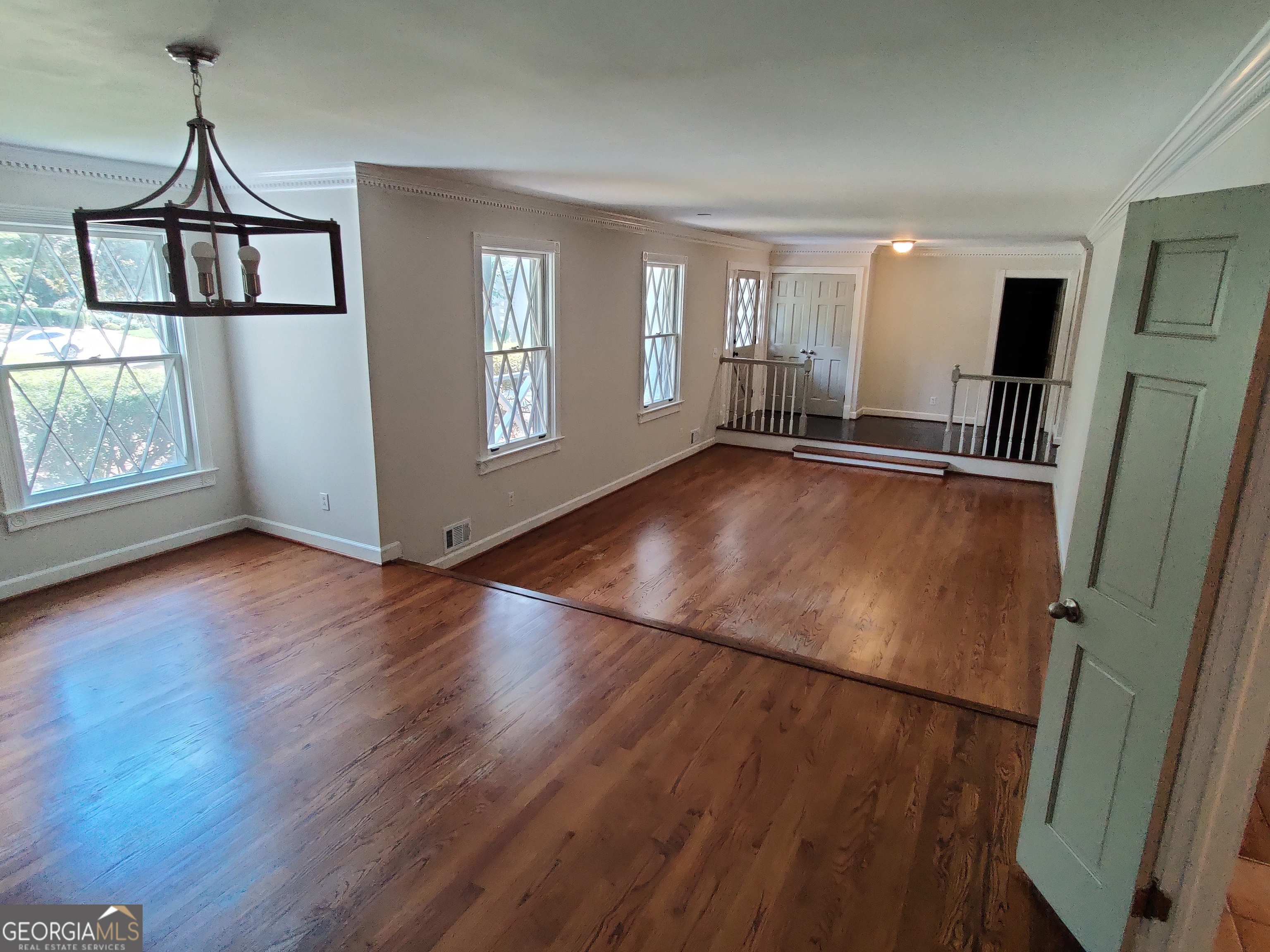7640 Ryefield Drive Sandy Springs, GA 30350 - Photo 12 of 35 Dining / living room combo