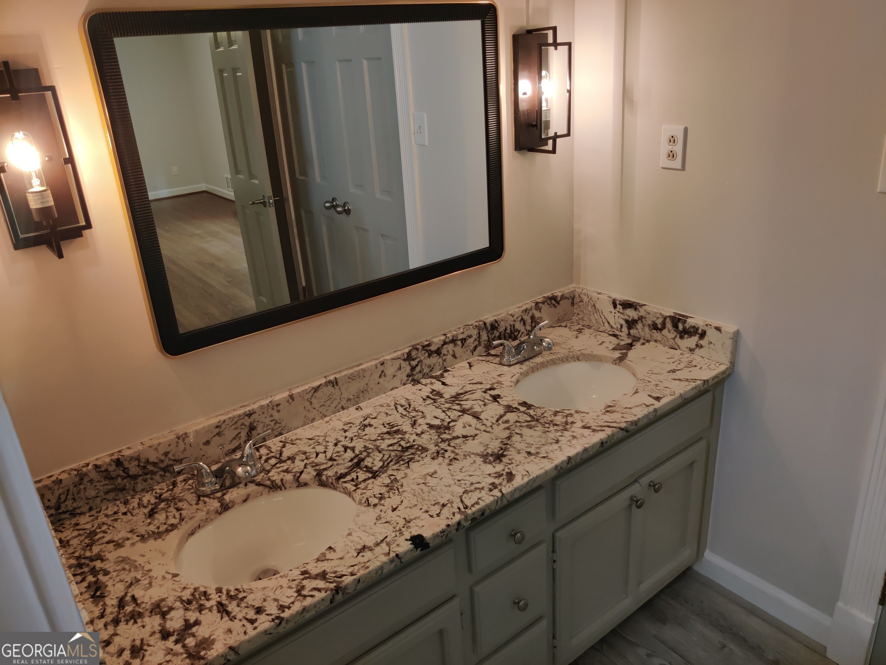 7640 Ryefield Drive Sandy Springs, GA 30350 - Photo 17 of 35