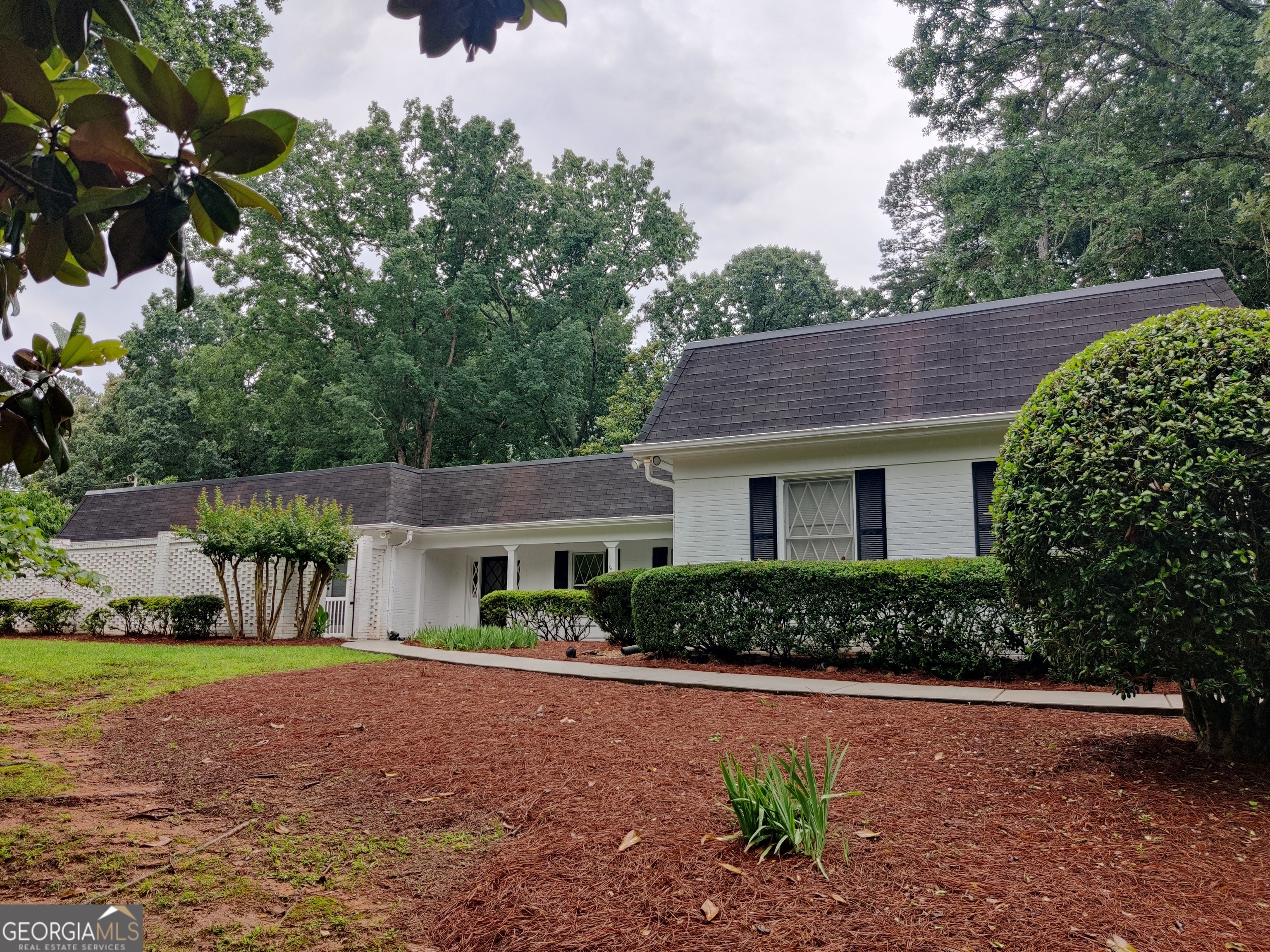 7640 Ryefield Drive Sandy Springs, GA 30350 - Photo 2 of 35
