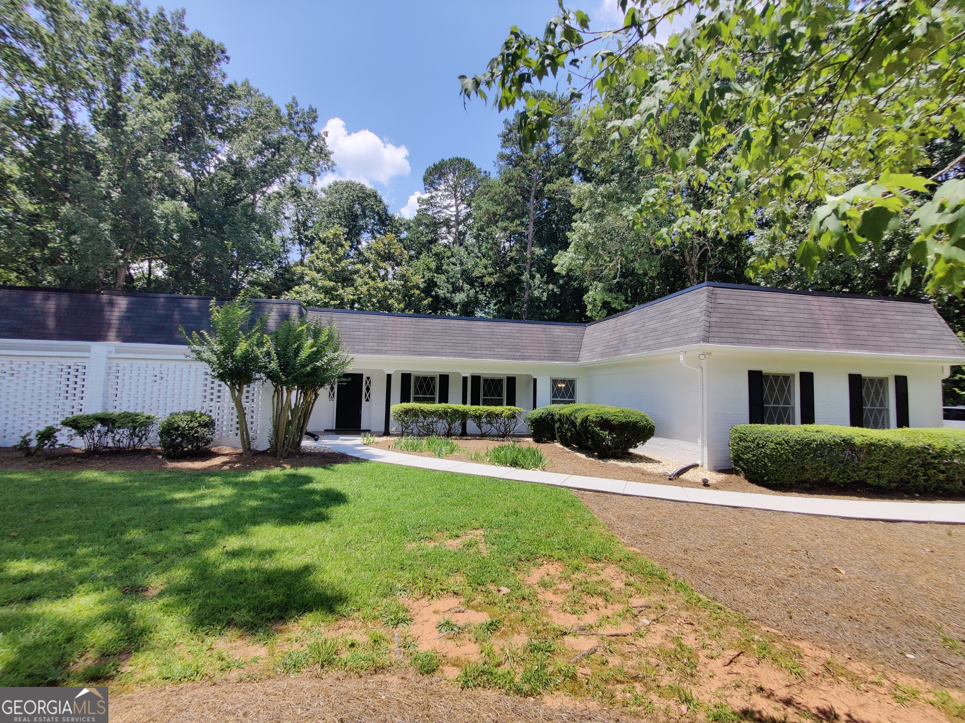 7640 Ryefield Drive Sandy Springs, GA 30350 - Photo 6 of 35